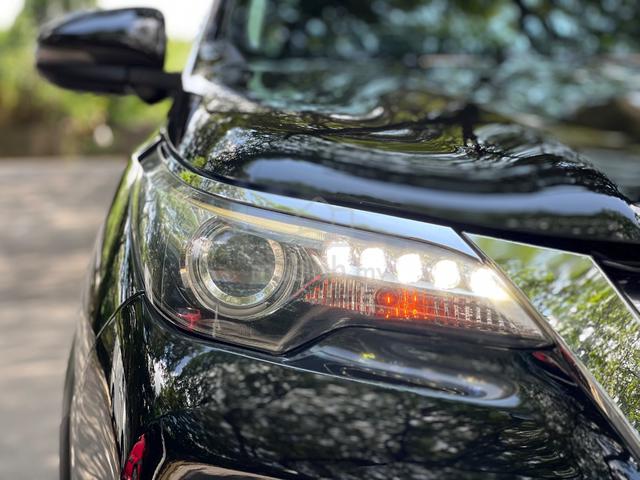 TOYOTA FORTUNER 2.7 SRZ 4X4 PETROL HEALTH 1BOSSOWn - 4