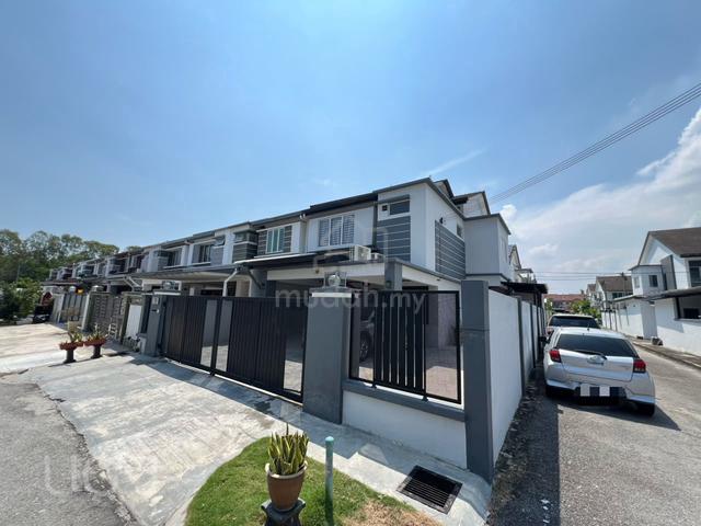 Fully Renovated & Extended Bandar Parkland Klang 2 Sty Terrace House 1