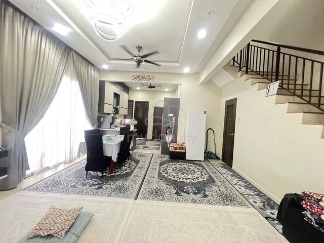Corner Lot fully furnish Teres Puncak bestari 1