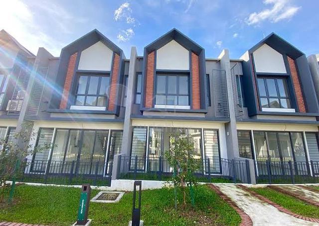 [Clean Unit] PARTIAL FURNISH 3B3B Ilham Residence, Elmina East U15 1
