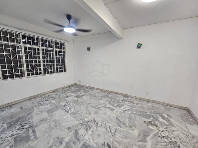 Goodyear Court 8 1
