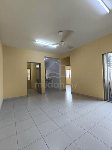 3R2B GOOD CONDITION LOWER FLOOR UNIT Bandar Bukit Tinggi 1