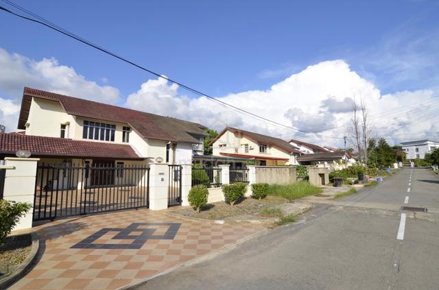 Taman Fraser @ Penampang SemiD 2 Storeys House | For Rent:~ 1