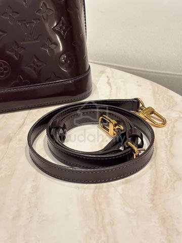 Louis Vuitton Alma PM In Amarantr Monogram Vernis - photo 5 of 5