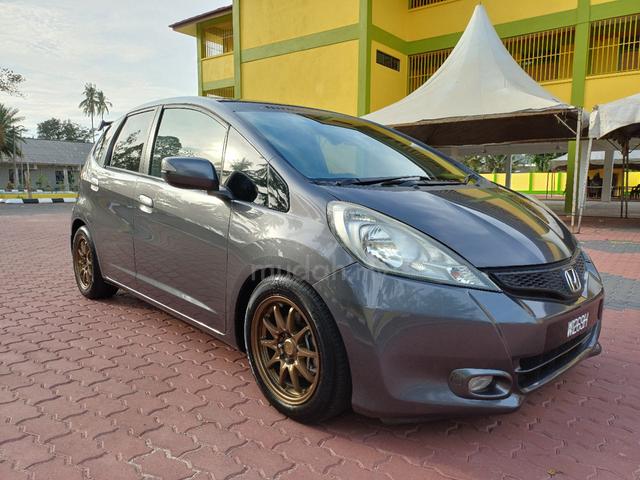 2013 Honda JAZZ VTEC 1.5 FACELIFT (A) - 2