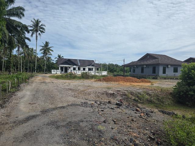 Tanah 2LOT BANGLO CANTIK KG PADANG MENGKUANG BUKIT PAYUNG MARANG 1