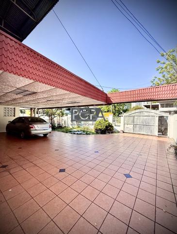 Double-Storey Semi-Detached House in Island Park. 1