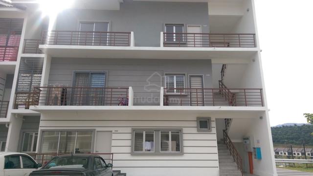 Town house Ainsdale Seremban 1