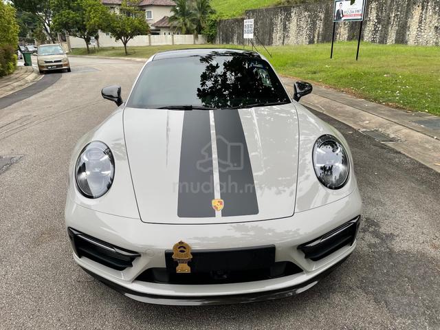 Porsche 911 CARRERA 4 GTS 3.0 (A) - 2