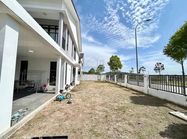 Aspira parkhones iskandar puteri house corner lot for rent 1