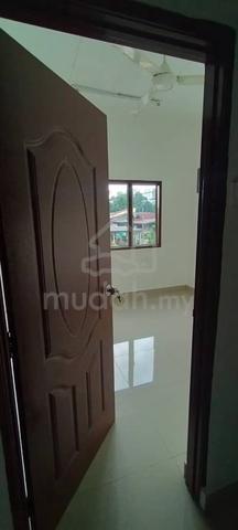 Tampoi 2 Story / Jalan Sri Bahagia / Larkin / Near Town / 4 Bed 2 Bath 4