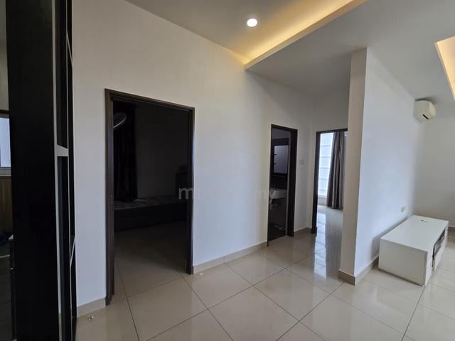 M Condominium @ Larkin 1