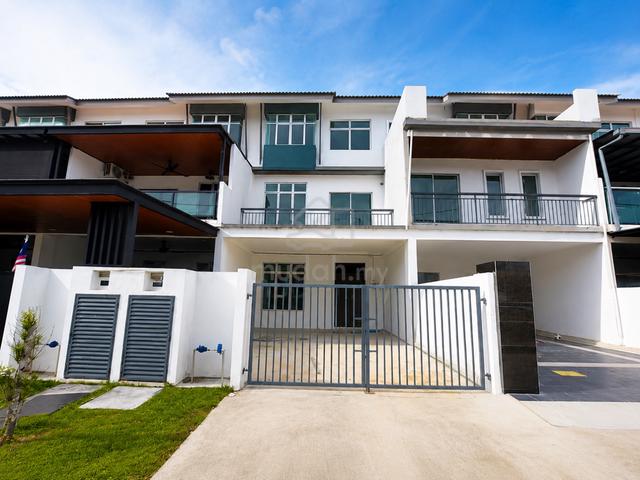 [New+Below Market] 3 Storey Terrace - Scientex Kundang Jaya, Rawang 1