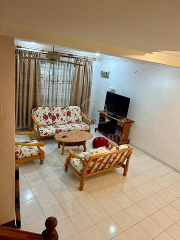 Double story house for rent 1