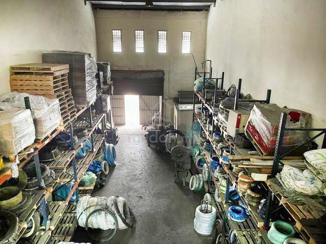 1.5 Storey Terrace Factory @ Taman Mount Austin 5