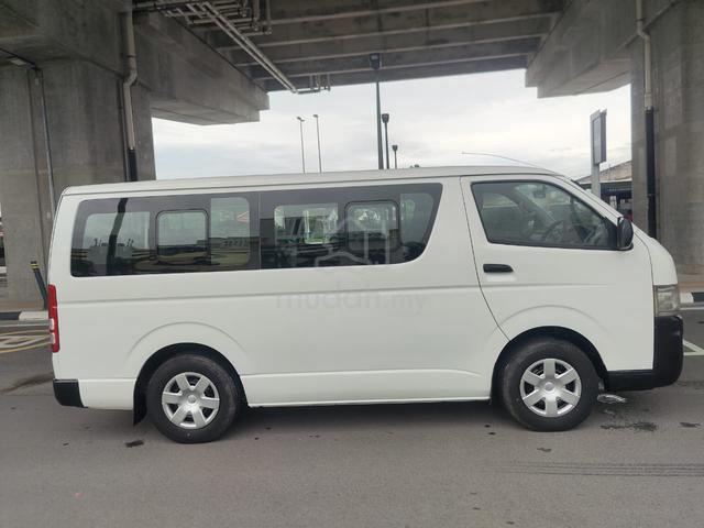 2008 Toyota Hiace 2.5 (M) Low Roof Window Van - 4