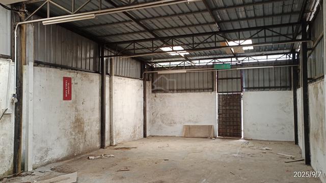 1.5 sty Factory Warehouse Sri Haneco Semenyih for rent 1