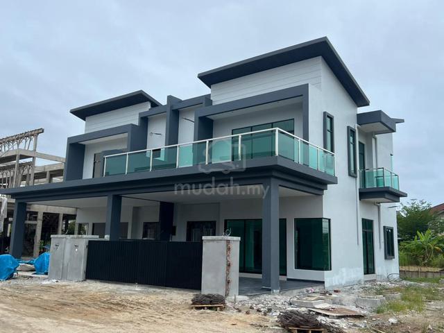 Luxury Modern Semi-Detached Home 1