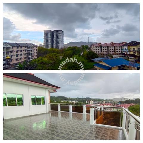 Renovated 4 Storeys Semi-Detached House @ Taman Seri Chimera Kolombong