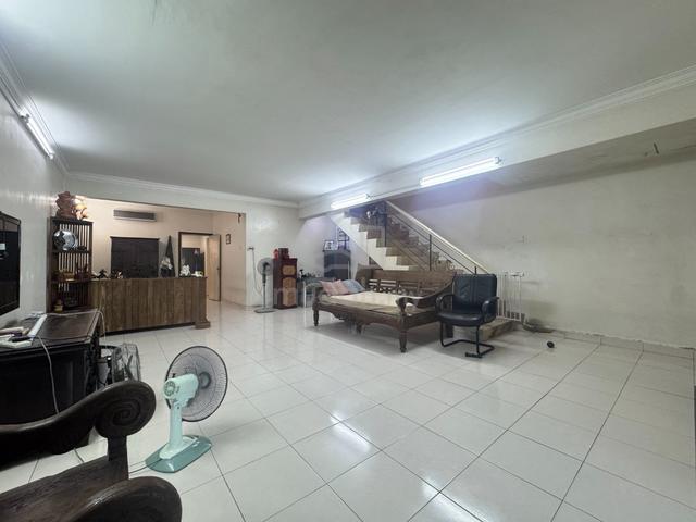 2.5 Storey Bukit Serdang | Freehold | 5 Beds | Kitchen Extended 1