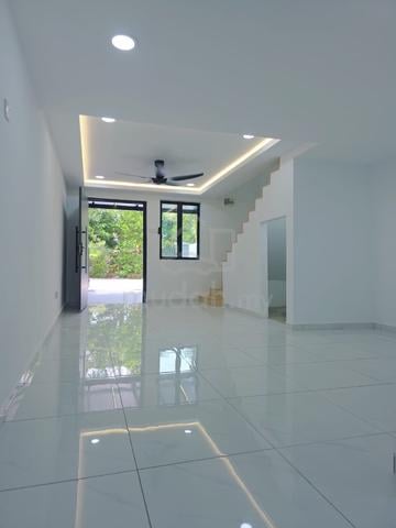 Double storey fully reno house at Senai 1