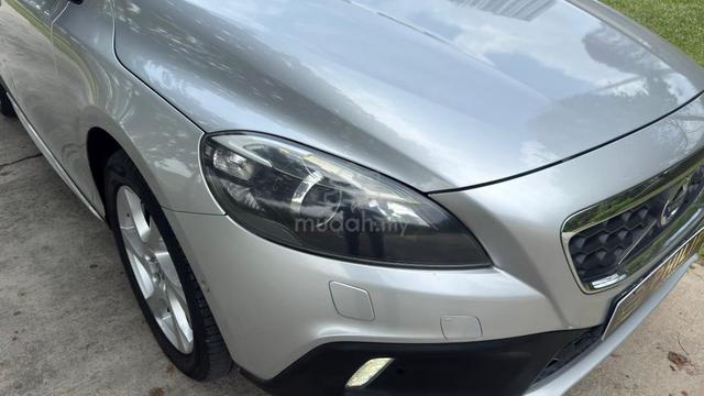 2015 VOLVO V40 CROSS COUNTRY T5 2.0 Still Can Loan - 4