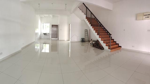 Damai 5rooms 3-storey 2904sf. Tmn Kim Leng 1