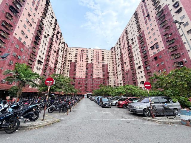 Desa Mentari Flat (Block 11) 1