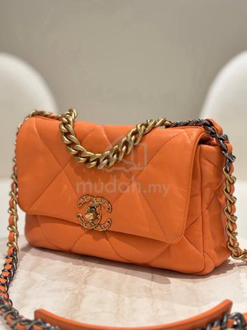 Chanel 19 Flap Shoulder Bag in Orange Lambskin - photo 3 of 4