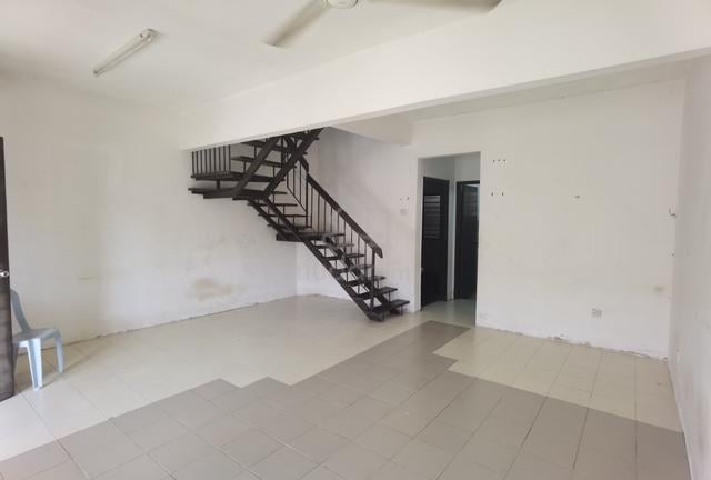 (Below Market & Individual Title) 2 Storey Taman Lestari Putra 1