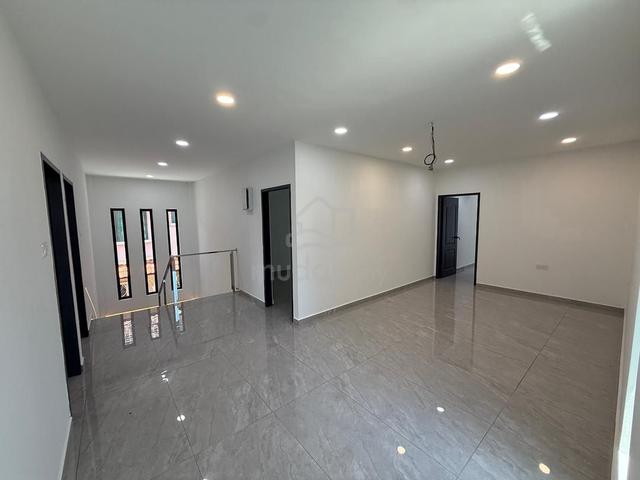 Jalan Angsana Taman Kebun Teh JB Town Bungalow House 1