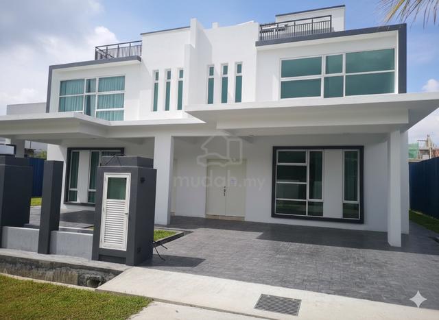 Klebang 3-Storey Semi-D Full loan Club House Gated & Guarded! 1