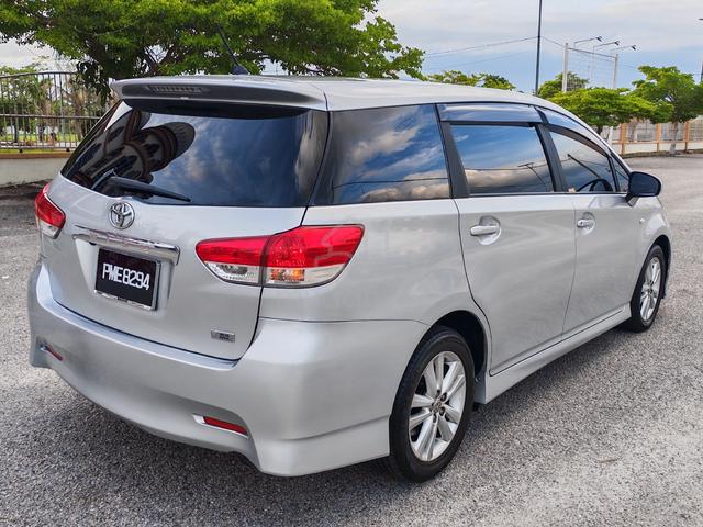 2013 Toyota WISH 1.8 S ZGE20G FACELIFT (A) - 2