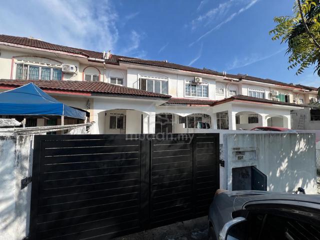 NONBUMI REFURBISH Teres 2 Tingkat Bandar Seri Ehsan, Banting, Selangor 1