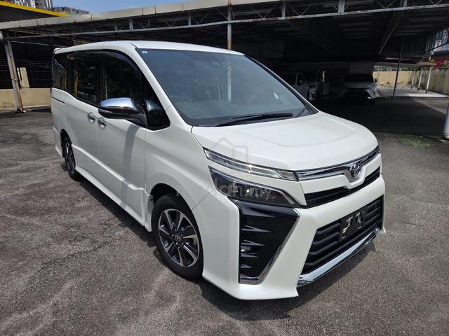 2021 Toyota Voxy 2.0 ZS Kirameki III Roof Monitor - 2