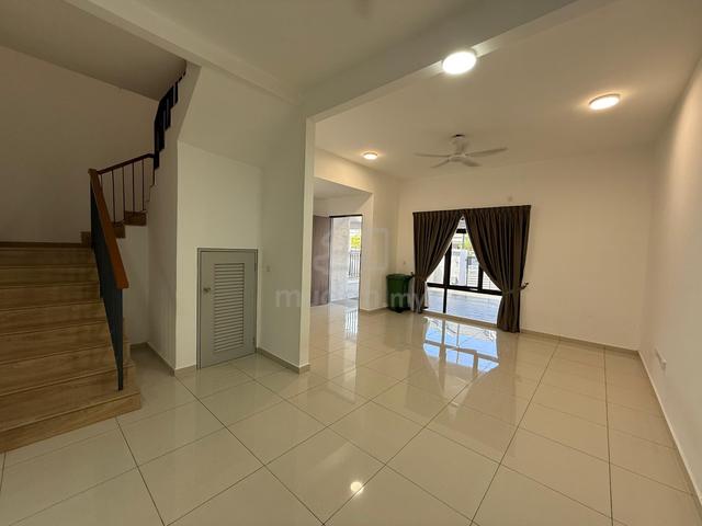 New beautiful double storey terrace for rent in Bandar Tun Hussien Onn 1