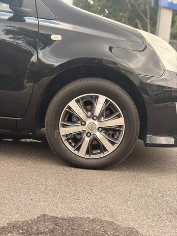 2012 Nissan GRAND LIVINA 1.8 - 5