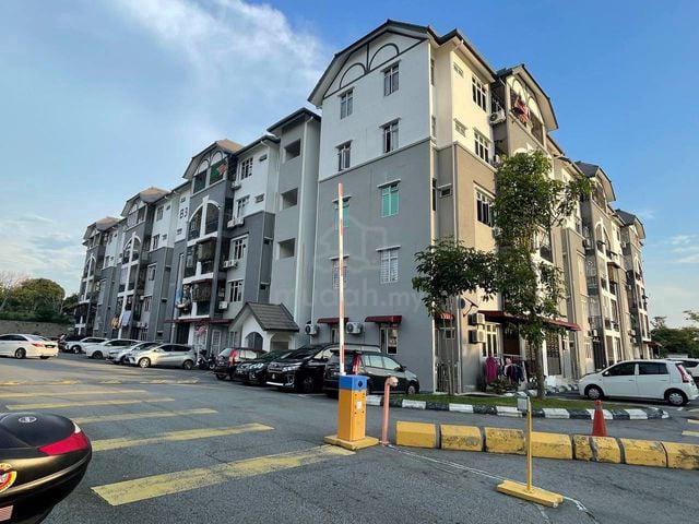 Dahlia Court Apartment (Salak Tinggi) 1