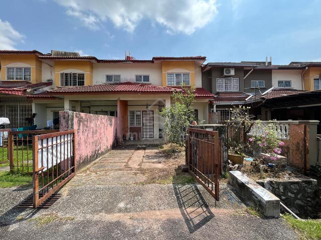 FACING OPEN & EXTENDED KITCHEN 2Sty Seksyen 5 Bdr Bkt Mahkota Bangi 1