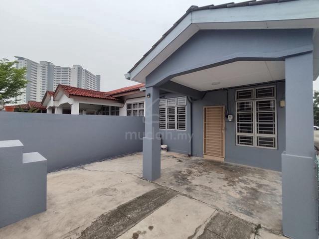 [RENOVATED, END LOT] Single Storey, Taman Pinggiran Cyber, Cyberjaya 1