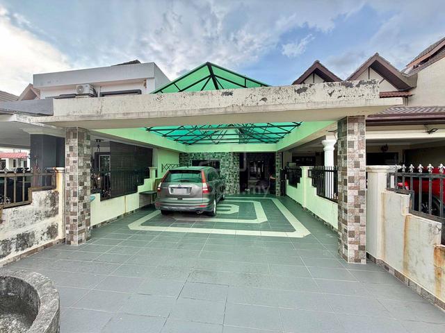 20x90 RENOVATED Double Storey SS7 Kelana Jaya 1
