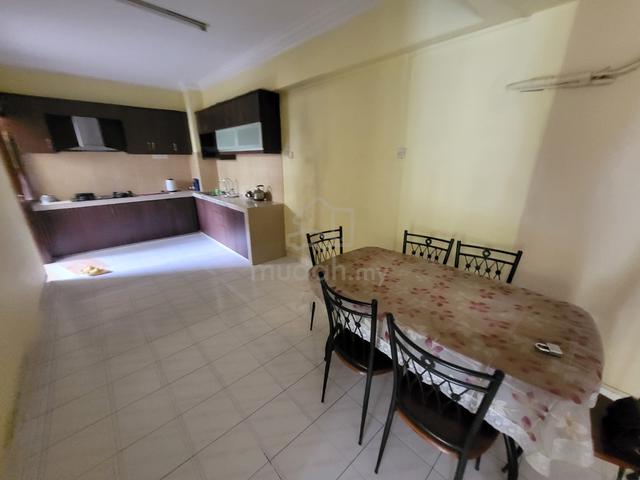 Bukit Awansari (OG Court) 1