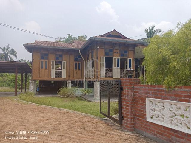 Rumah Melayu Traditional 1