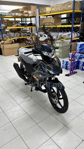 yamaha v8 motorcycle
