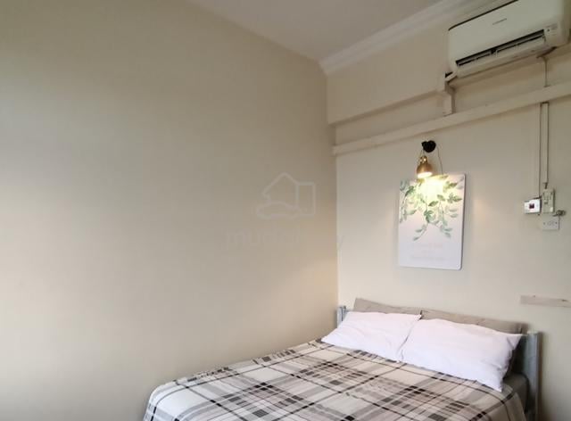 5 BEDROOMS, 2 Sty House, Air Cons ~ LOTUS Cheng, Klinik, SK/ SMK 5