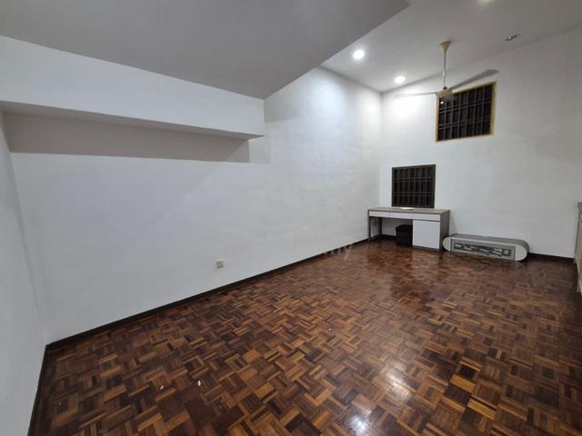 pelangi indah,1.5storey,3b2,g&G,original unit 1