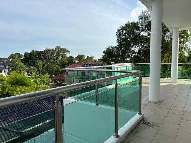 3 Storey Bungalow house for rent 2