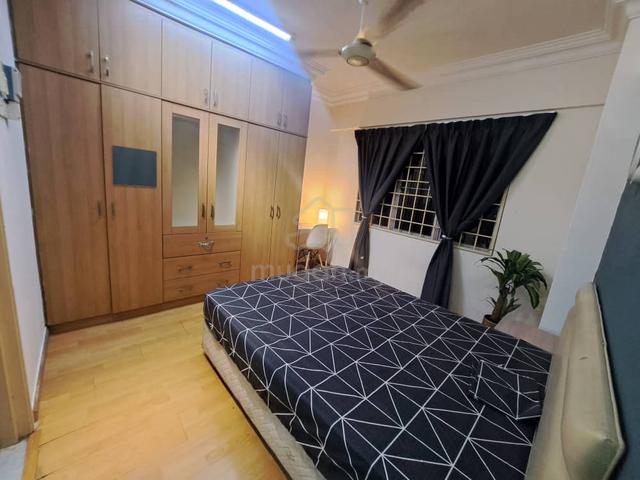 Male Mid & Master Rooms @ Danau Idaman Taman Desa. In Front of Shops 1