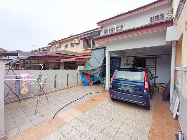 Double Storey Terrace Taman Pinggiran Putra, Seri Kembangan 1