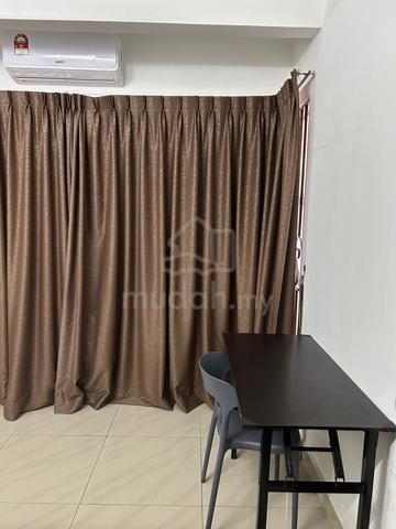 air con middle room to rent 3